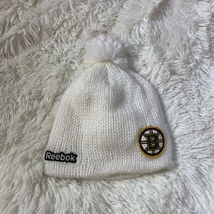 Women’s Bruins White Beanie